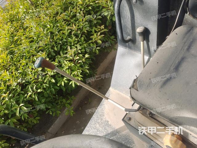 操作臺全景（壓路機駕駛室）