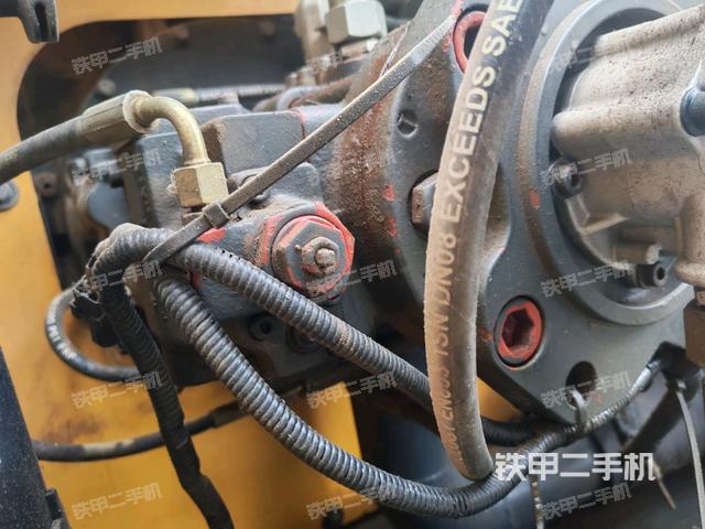 液壓泵斜45?左(大件艙室) 液壓泵斜45?左(大件艙室)