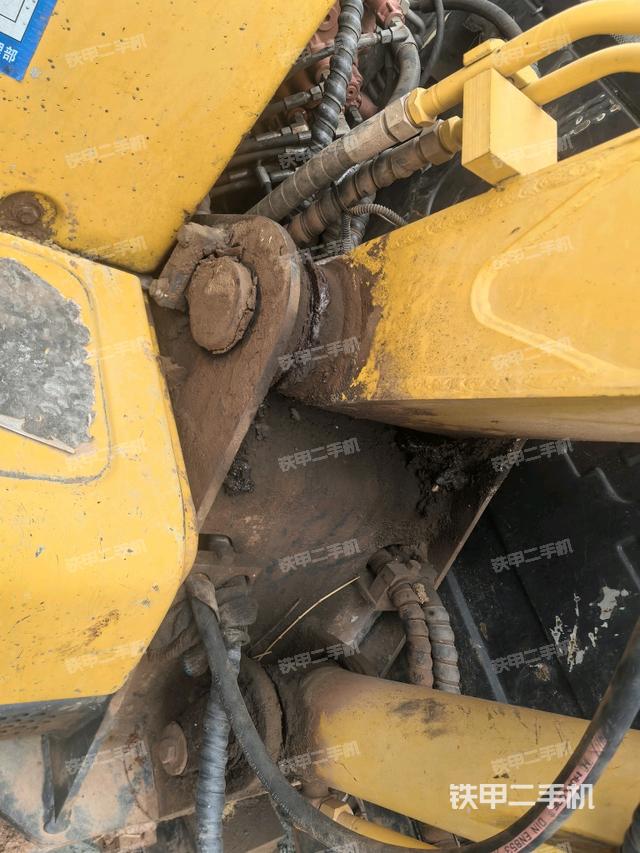 大臂根部?斜（工作和回轉(zhuǎn)裝置）