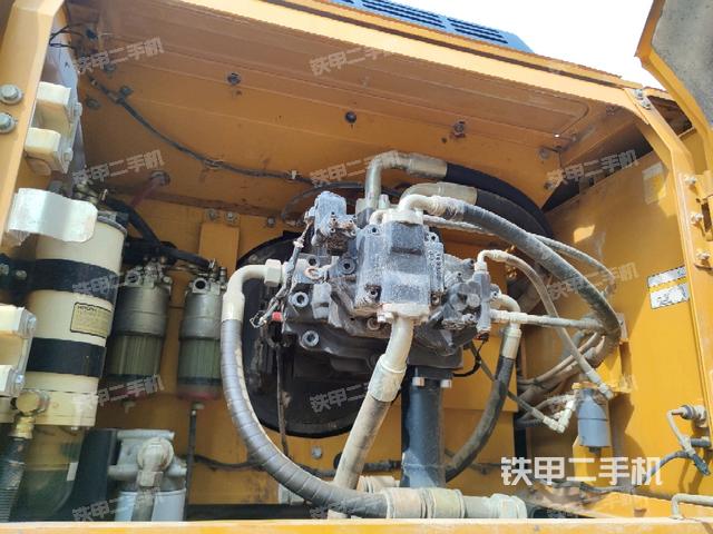 液壓泵斜45?左(大件艙室) 液壓泵斜45?左(大件艙室)