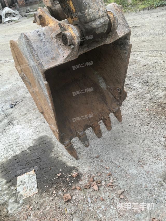 鏟斗右后整體（工作和回轉(zhuǎn)裝置）