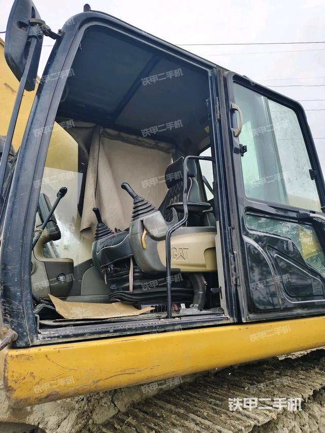 駕駛室整體（整機(jī)外觀）