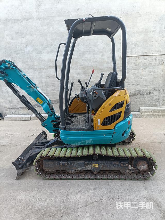 驾驶室整体（整机外观）