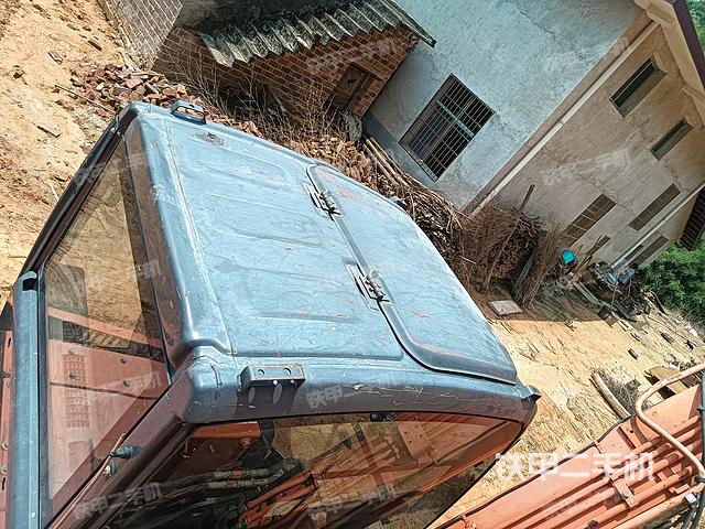 驾驶室顶部（整机外观）