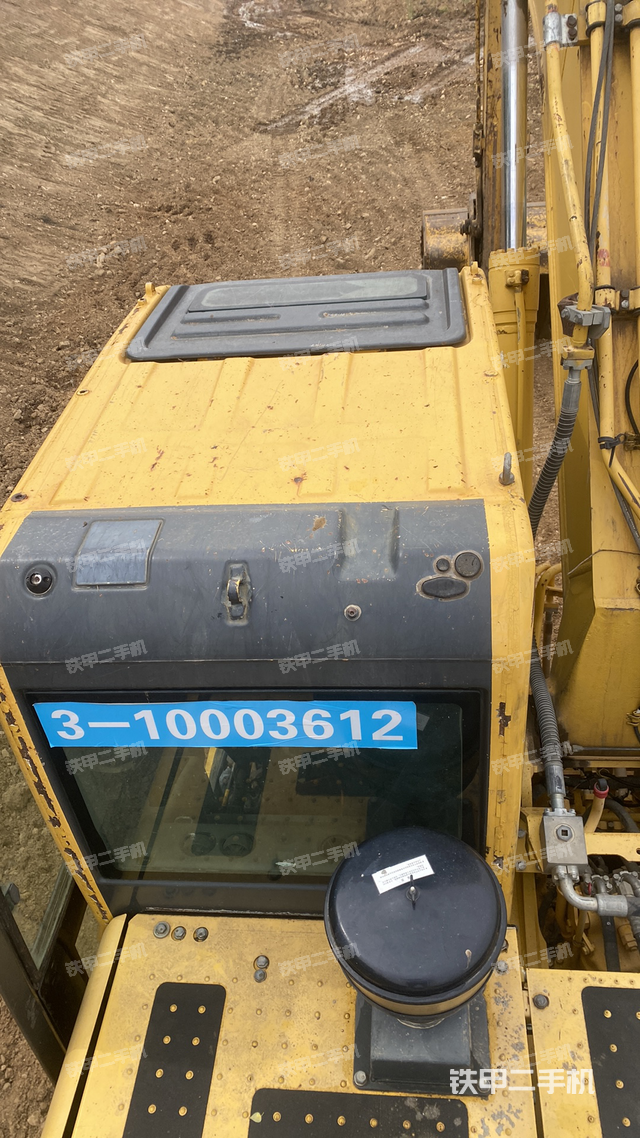 驾驶室顶部（整机外观）