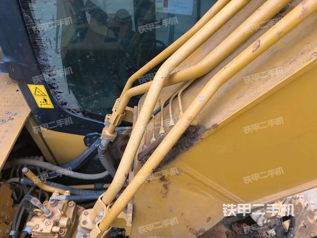 大臂油缸整體?豎拍（工作和回轉(zhuǎn)裝置）