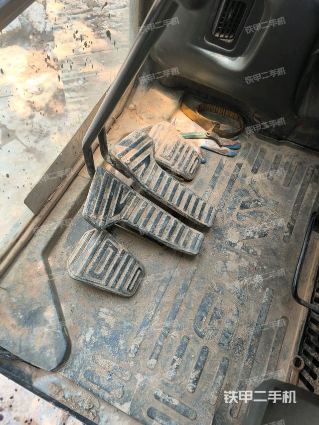 駕駛室左前45度（駕駛室部分）