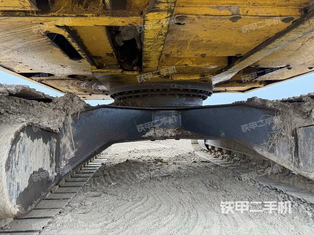 右侧行走马达盖板(行走机构) 右侧行走马达盖板(行走机构)