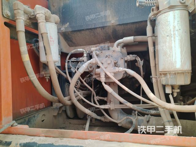 液壓泵斜45?左（大件艙室）