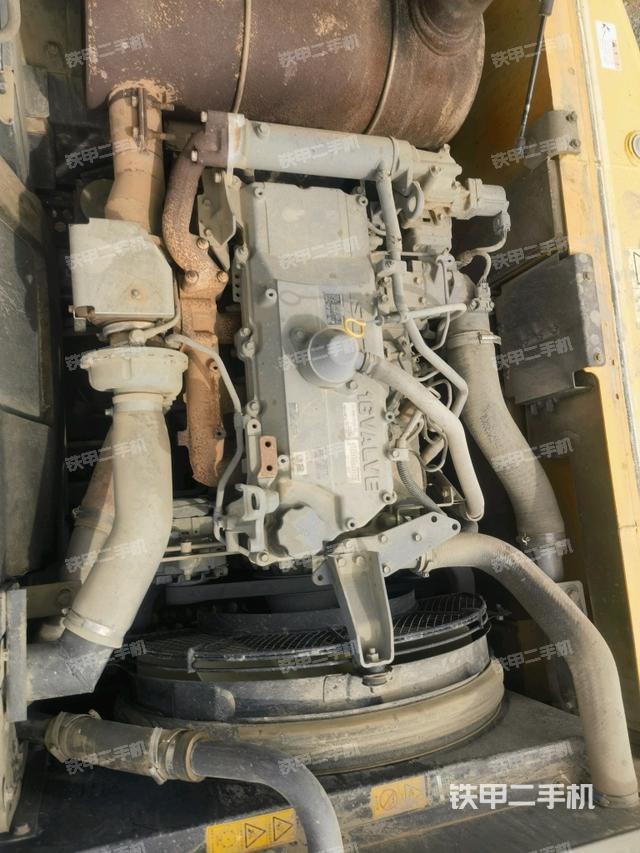 發(fā)動機整體俯視(整機外觀) 發(fā)動機整體俯視(整機外觀)