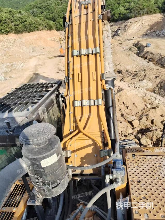 駕駛室整體（整機(jī)外觀）