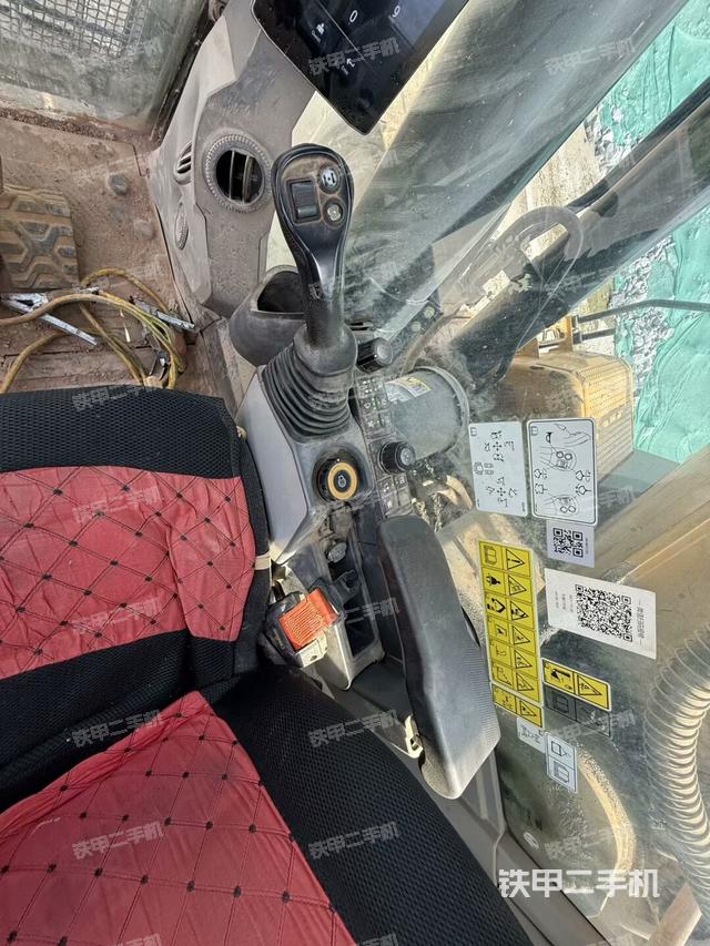 后窗玻璃角標(biāo)(駕駛室部分) 后窗玻璃角標(biāo)(駕駛室部分)