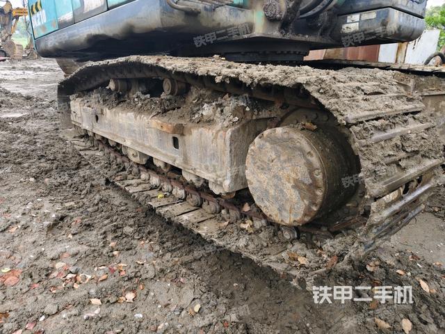 神钢SK200-8短臂挖掘机的设备实拍-第3张实拍照片