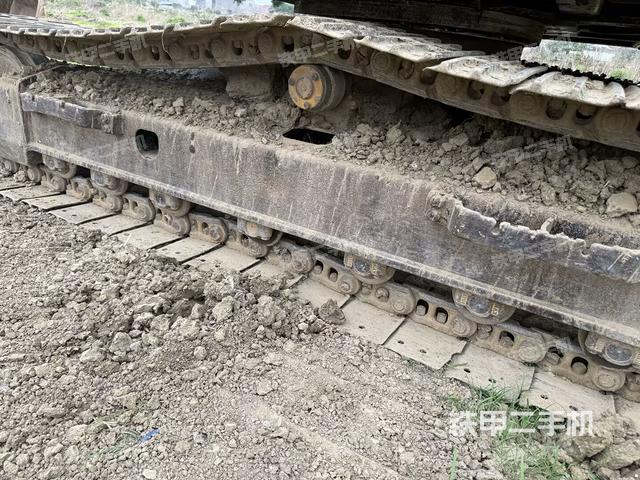 右驅(qū)動輪（行走機(jī)構(gòu)）