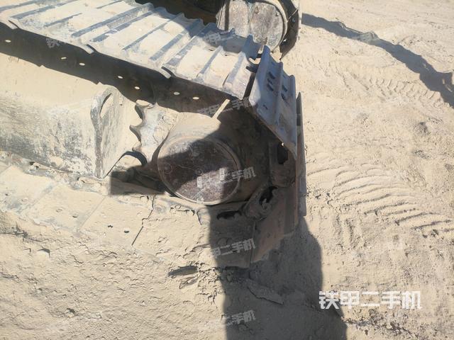 左驅(qū)動(dòng)輪（行走機(jī)構(gòu)）