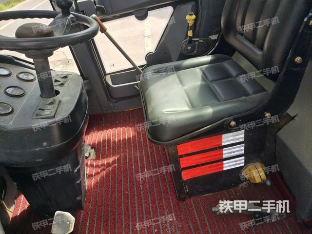 后玻璃角標(biāo)（壓路機(jī)駕駛室）