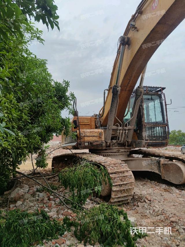 右前45(整機(jī)外觀) 右前45(整機(jī)外觀)