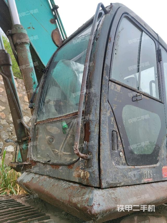 駕駛室左前45度（駕駛室部分）