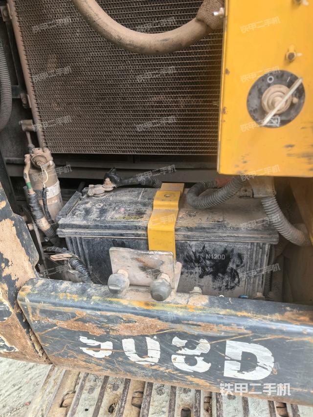 電瓶（大件艙室）