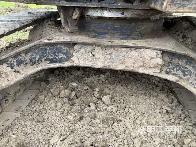 左驅(qū)動輪（行走機(jī)構(gòu)）