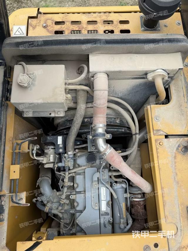 氣門室蓋螺絲特寫（上車部件）