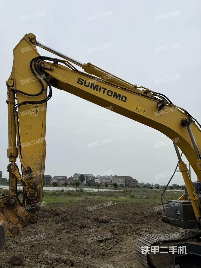 大臂油缸整體?豎拍(工作和回轉(zhuǎn)裝置) 大臂油缸整體?豎拍(工作和回轉(zhuǎn)裝置)