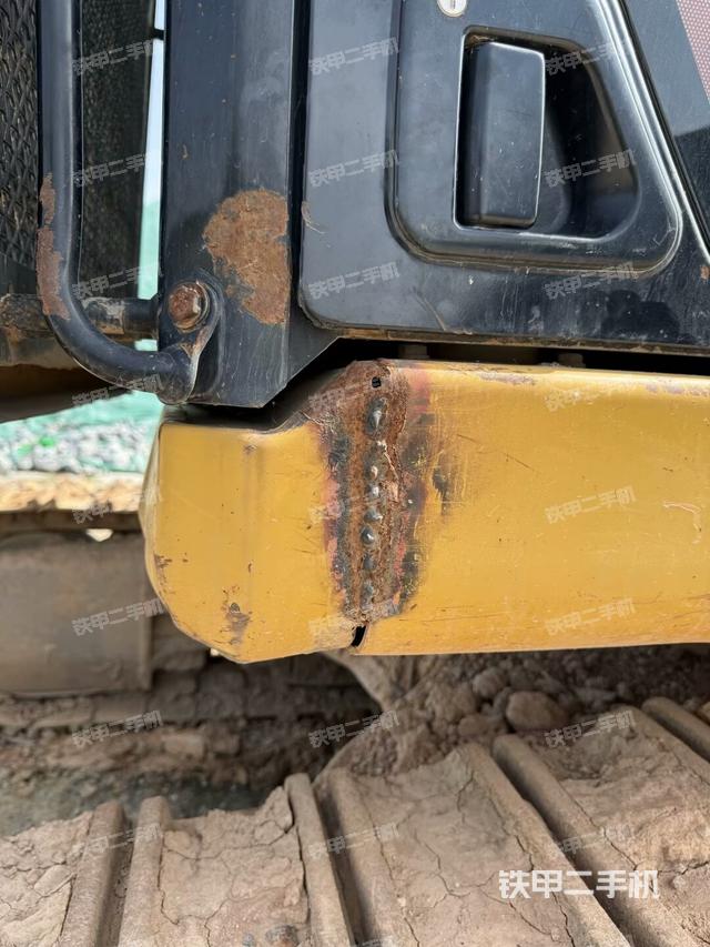 左后方玻璃角標(biāo)(駕駛室部分) 左后方玻璃角標(biāo)(駕駛室部分)