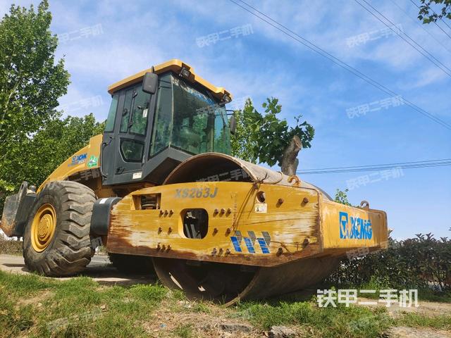 右后45°（壓路機(jī)整機(jī)外觀(guān)）