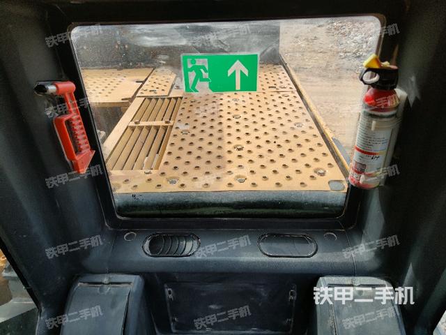 座椅后部(駕駛室部分) 座椅后部(駕駛室部分)