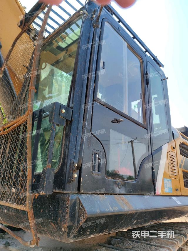 駕駛室左前45度(駕駛室部分) 駕駛室左前45度(駕駛室部分)