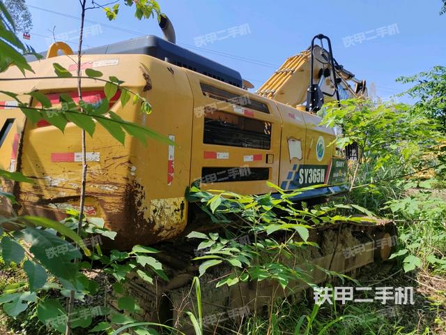 整機(jī)右后45°(整機(jī)外觀) 整機(jī)右后45°(整機(jī)外觀)