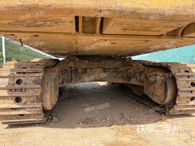 右側(cè)行走馬達(dá)蓋板(行走機(jī)構(gòu)) 右側(cè)行走馬達(dá)蓋板(行走機(jī)構(gòu))