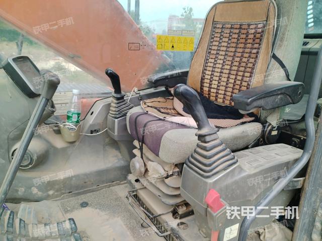 后窗玻璃角標(biāo)（駕駛室部分）