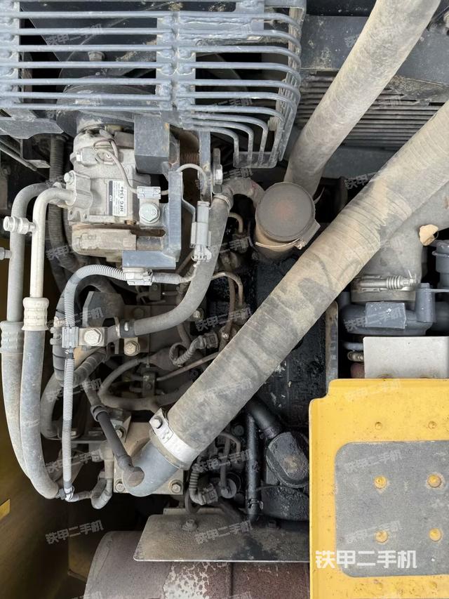 发动机室(上车部件) 发动机室(上车部件)