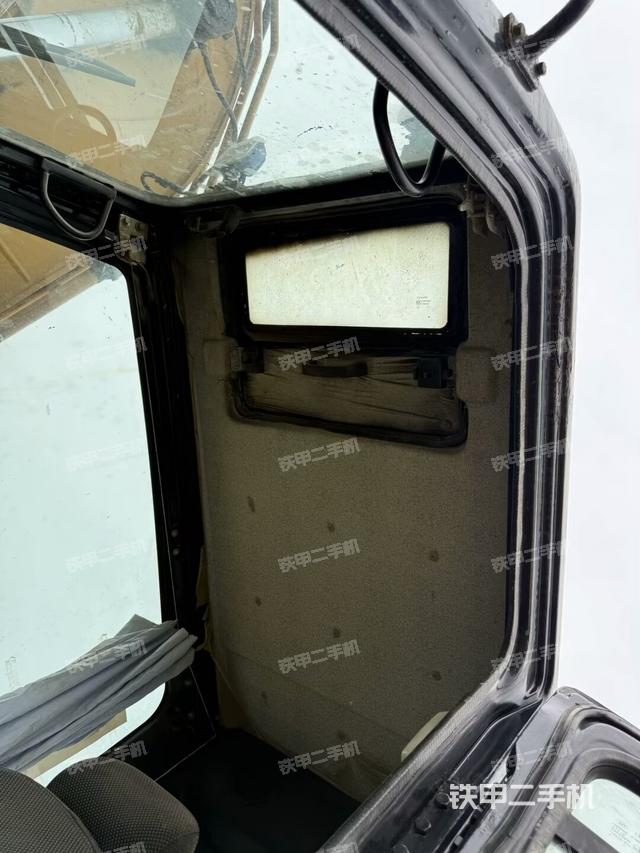 座椅后部（駕駛室部分）