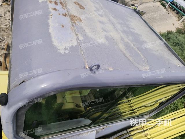 駕駛室頂部(整機外觀) 駕駛室頂部(整機外觀)