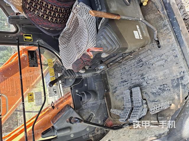 驾驶室整体（整机外观）