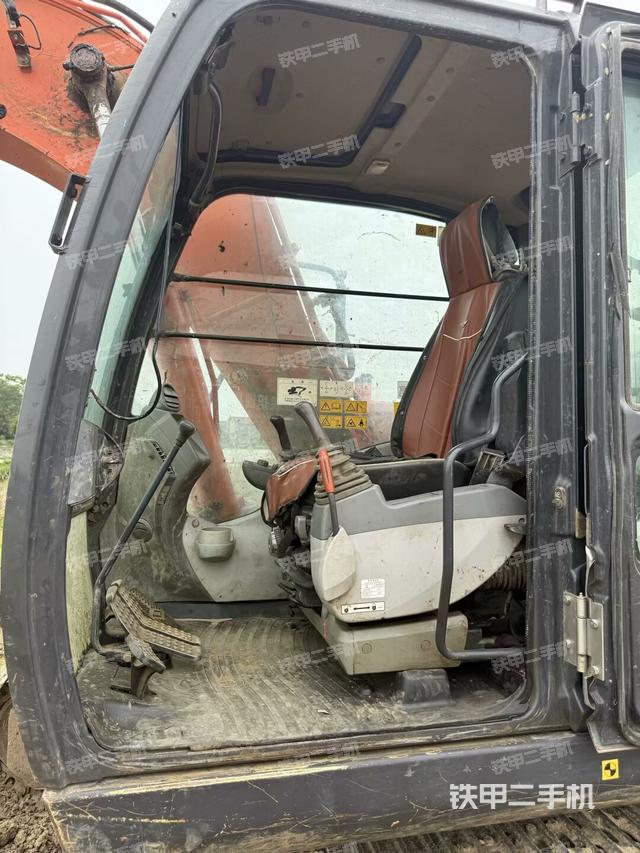 座椅左側(cè)控制臺/音響/含左手柄（駕駛室部分）