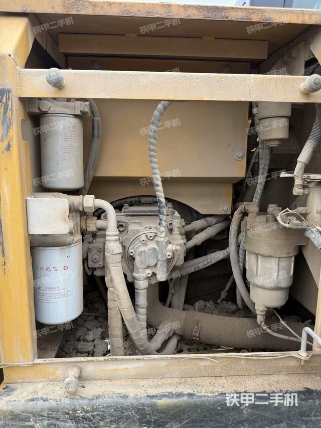 液壓泵斜45?左（大件艙室）