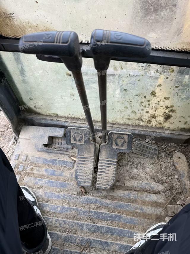 座椅左側(cè)控制臺/音響/含左手柄（駕駛室部分）