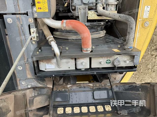 氣門(mén)室蓋螺絲特寫(xiě)(上車(chē)部件) 氣門(mén)室蓋螺絲特寫(xiě)(上車(chē)部件)