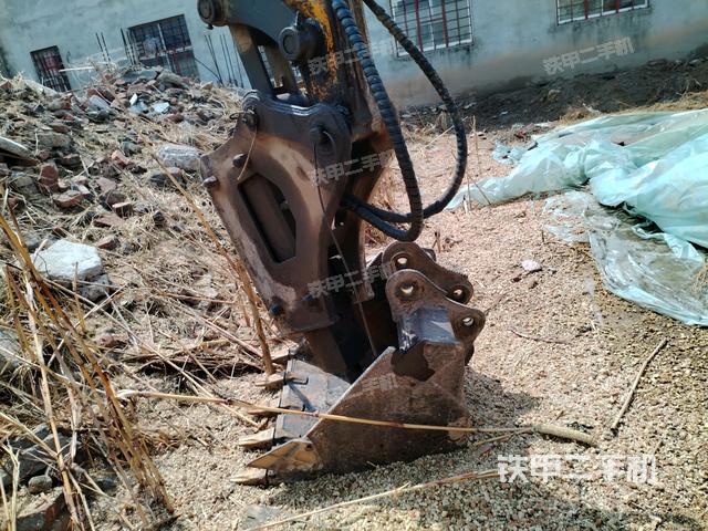 鏟斗45度(工作和回轉(zhuǎn)裝置) 鏟斗45度(工作和回轉(zhuǎn)裝置)