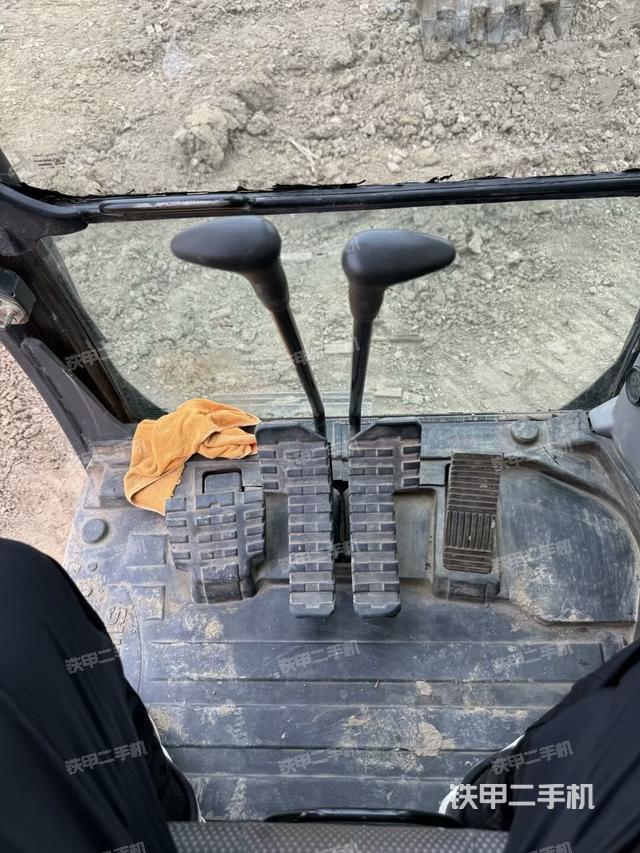 后窗玻璃角標(biāo)(駕駛室部分) 后窗玻璃角標(biāo)(駕駛室部分)