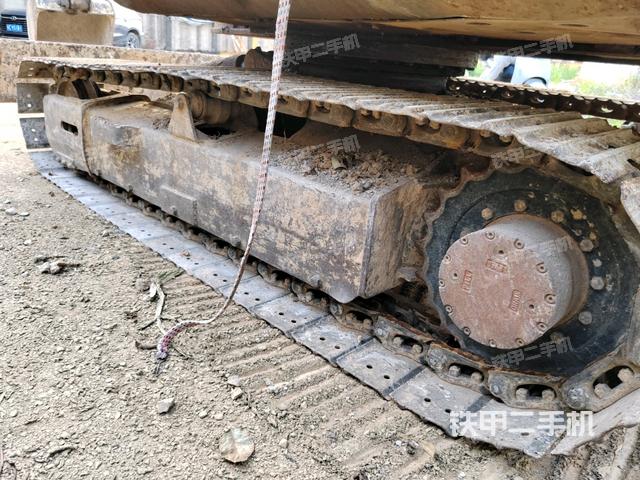 左側(cè)履帶整體?（行走機(jī)構(gòu)）