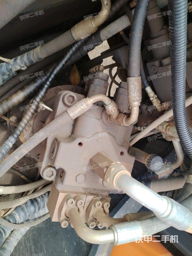 回轉(zhuǎn)馬達（上車部件）