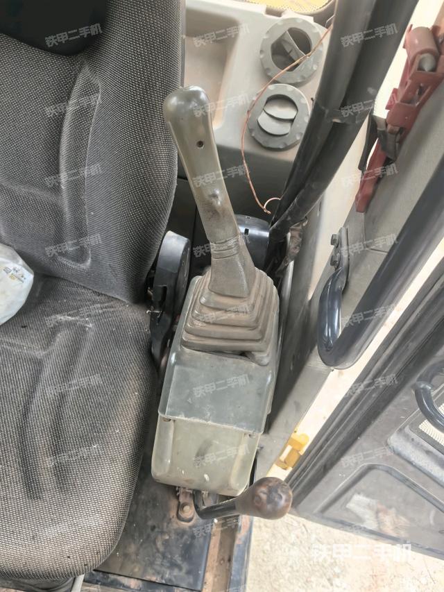 座椅左側(cè)控制臺(tái)/音響/含左手柄（駕駛室部分）