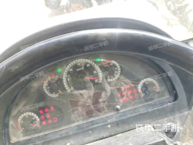 儀表盤(pán)全景（壓路機(jī)駕駛室）