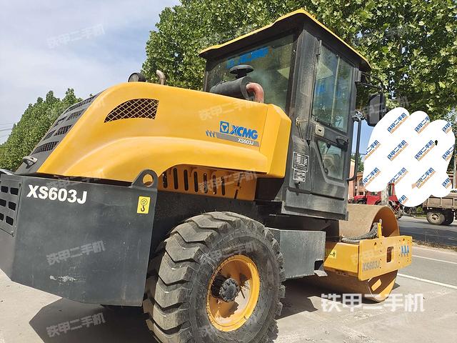 右后45°（壓路機(jī)整機(jī)外觀）