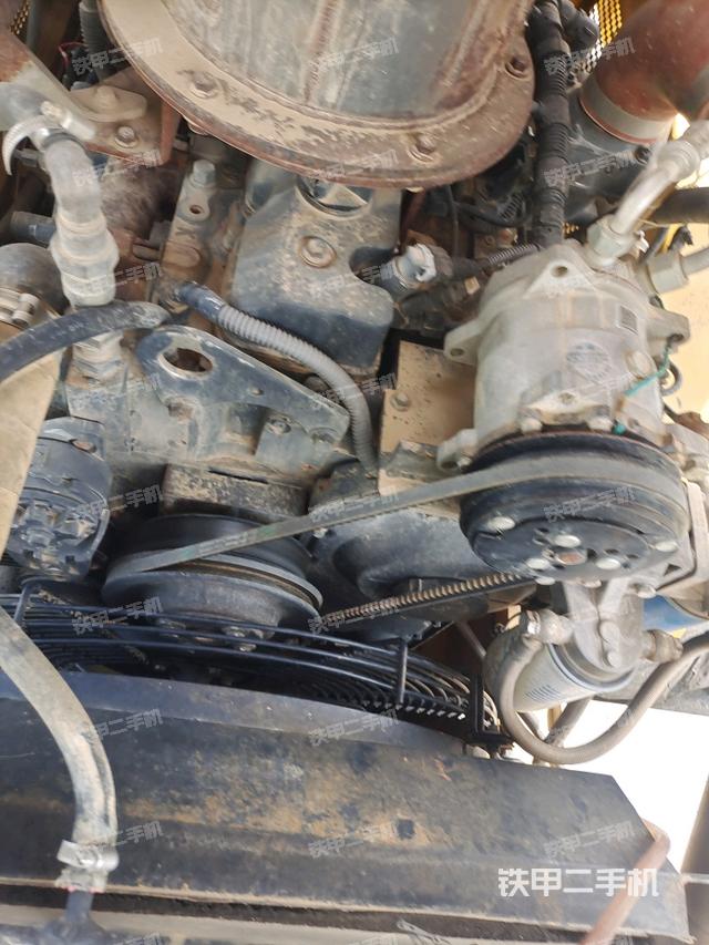 風(fēng)扇及皮帶（壓路機(jī)發(fā)動(dòng)機(jī)艙）