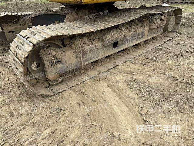 左导向轮(行走机构) 左导向轮(行走机构)